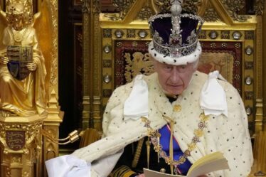 Le roi Charles "abdiquer" du trône mais William ne pourrait pas prendre le relais, affirme "Nostradamus"