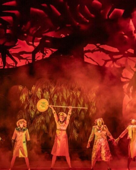 Le théâtre national donne vie au classique "Les Sorcières" de Roald Dahl