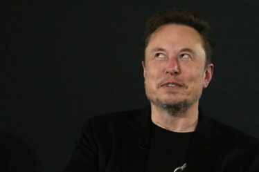 Les entreprises suspendent leur publicité sur X après qu'Elon Musk ait fait l'éloge d'un tweet antisémite