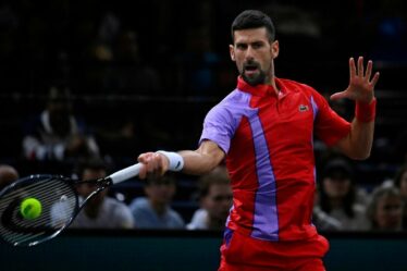 Novak Djokovic montre à Carlos Alcaraz comment procéder avec la victoire de routine du Masters de Paris