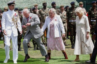 Tournée King and Queen EN DIRECT : Charles a presque planté le sol lors de sa visite d'État au Kenya
