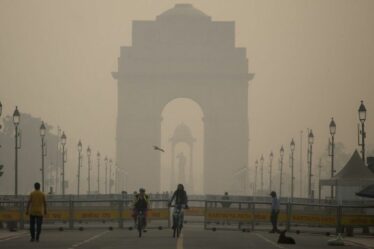 Un smog toxique mortel engloutit la ville alors que les autorités mettent en garde contre un « désastre sanitaire » imminent
