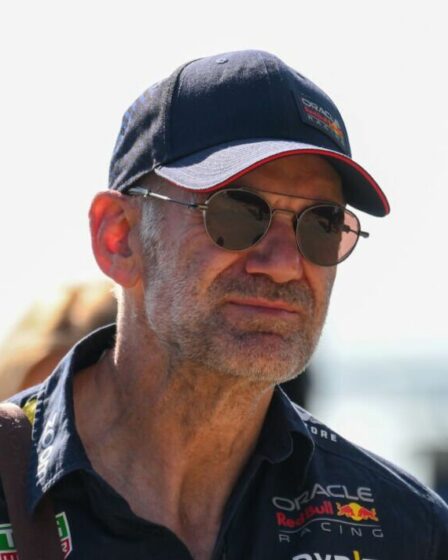 Adrian Newey fait la lumière sur les discussions avec Ferrari alors que le gourou de la F1 refuse d'exclure la sortie de Red Bull