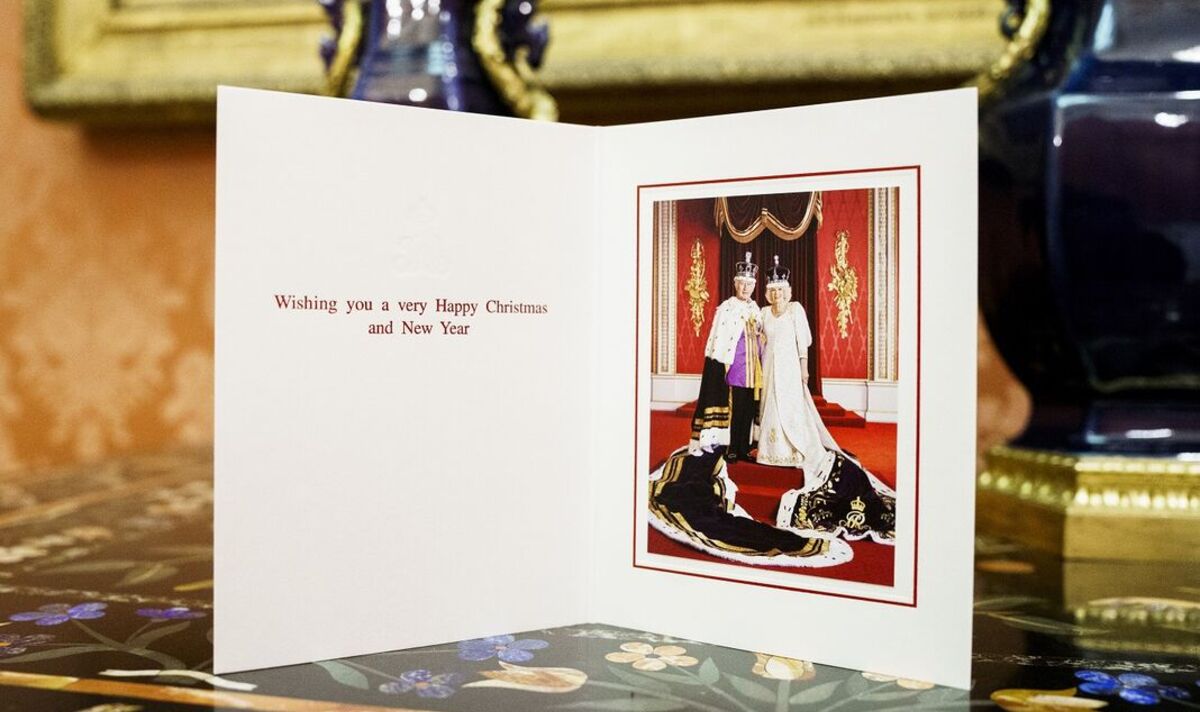 Le roi Charles et la reine Camilla choisissent une photo de couronnement pour leur carte de Noël annuelle