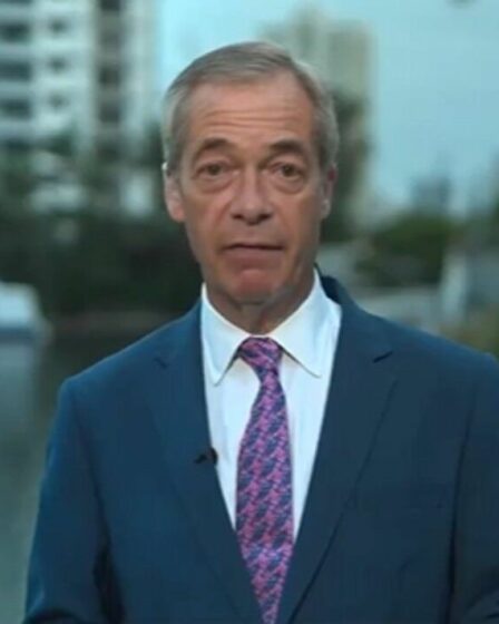 Nigel Farage menace de guerre avec ITV pour avoir tenté de « recoudre » pendant I'm a Celebrity