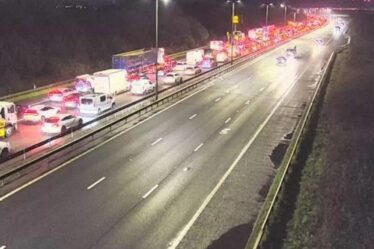 Trafic M4 EN DIRECT : un énorme accident près du pont Prince of Wales ferme l'autoroute avec de graves retards