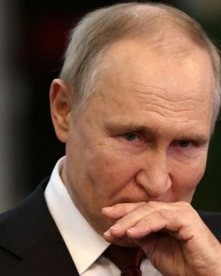Crise de Vladimir Poutine alors que l'ancien chef militaire prévient que la Russie sera à court de troupes dans quelques semaines