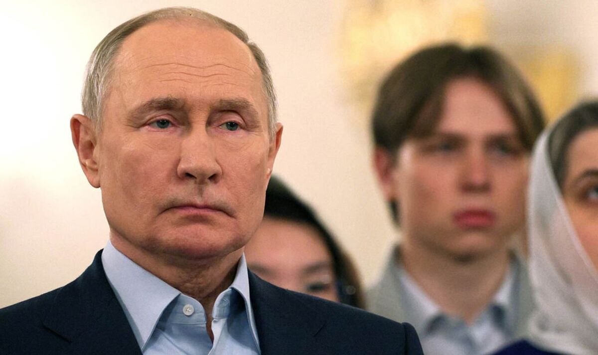 Désespéré, Poutine « copie Staline » alors qu'il redonne vie à un groupe redouté de capture d'espions