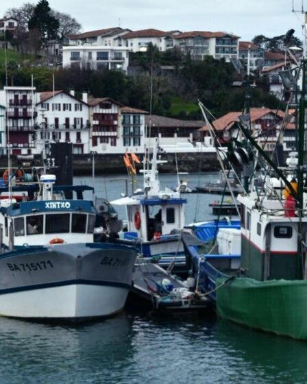 Fureur alors que la France émet une interdiction de pêche « absurde », laissant 450 bateaux bloqués dans les ports pendant des semaines