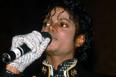 "Je n'ai jamais rien vu de tel" lorsque le crâne de Michael Jackson a pris feu sur scène