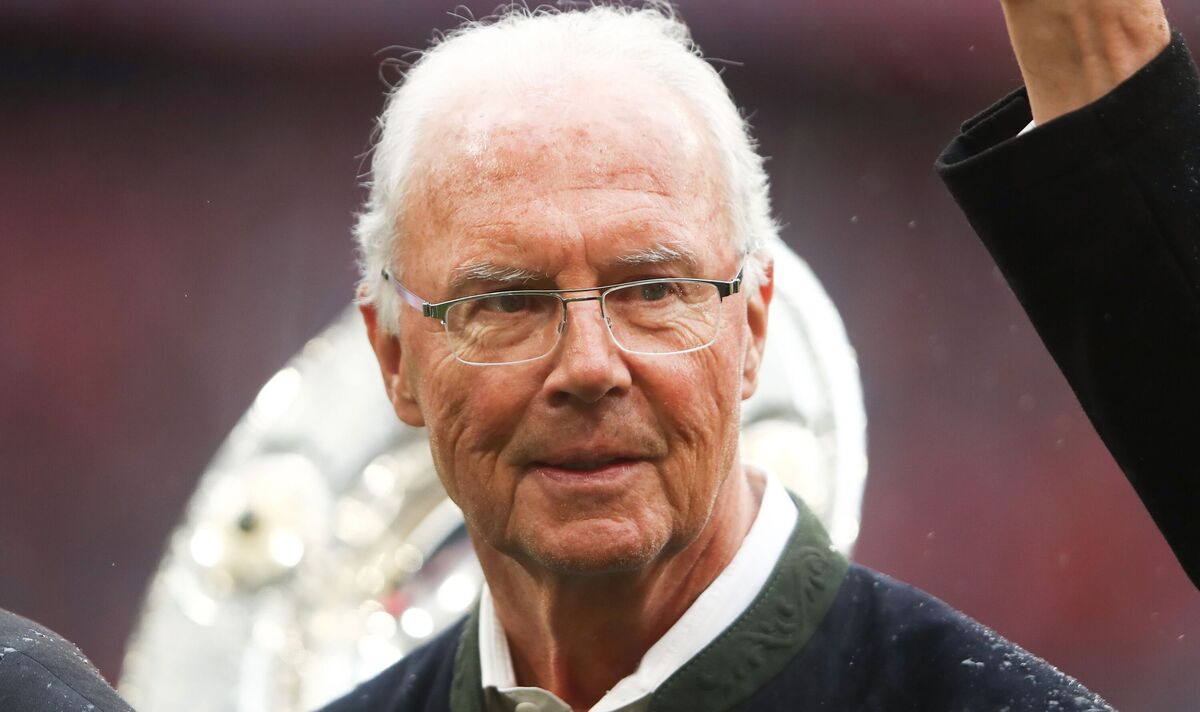 L'hommage émouvant du Bayern Munich à Franz Beckenbauer alors que "le monde s'assombrit" après sa mort