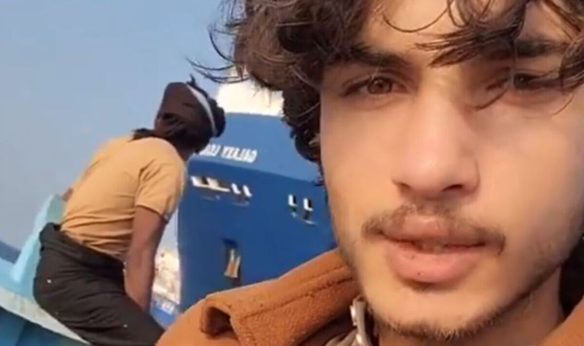 "Un pirate de la mer Rouge posant à bord d'un navire capturé par les Houthis" devient viral pour un sosie d'Hollywood