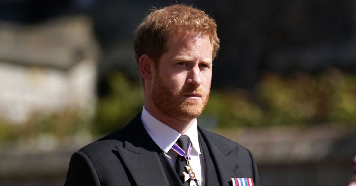 Famille royale : le prince Harry « mettra le passé de côté » après la visite du roi Charles
