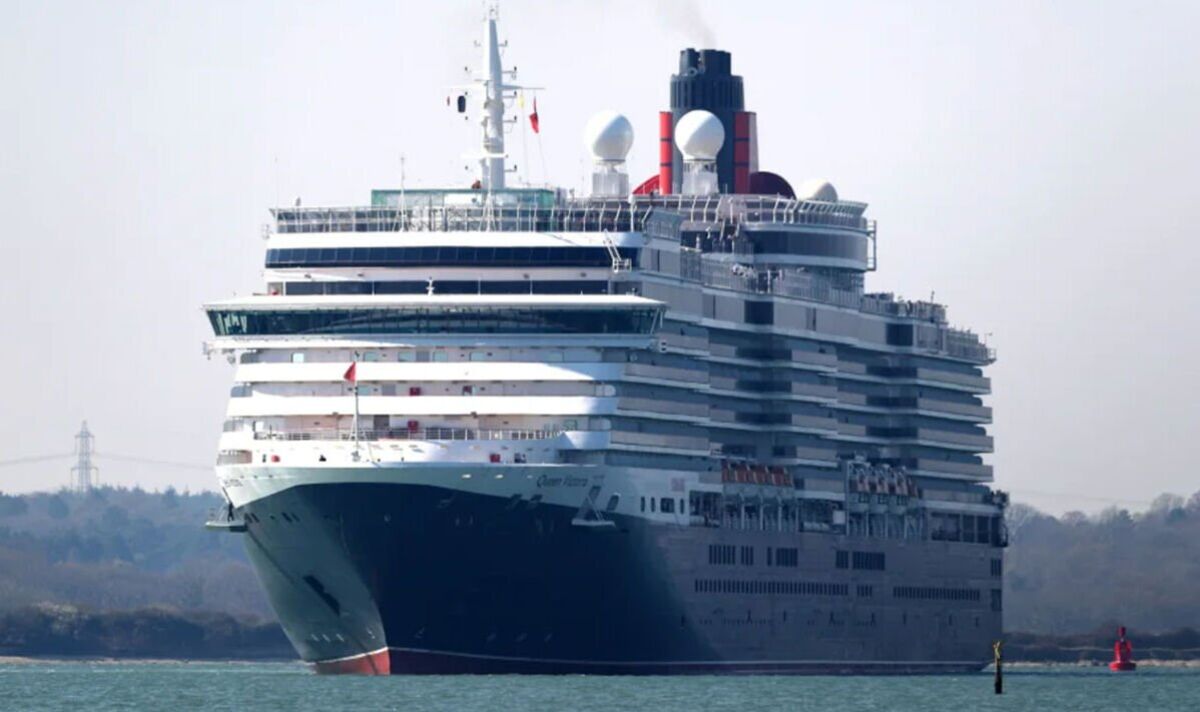 Le chaos de la Cunard Cruise Line alors que 140 passagers tombent malades lors du voyage de trois semaines de la reine Victoria