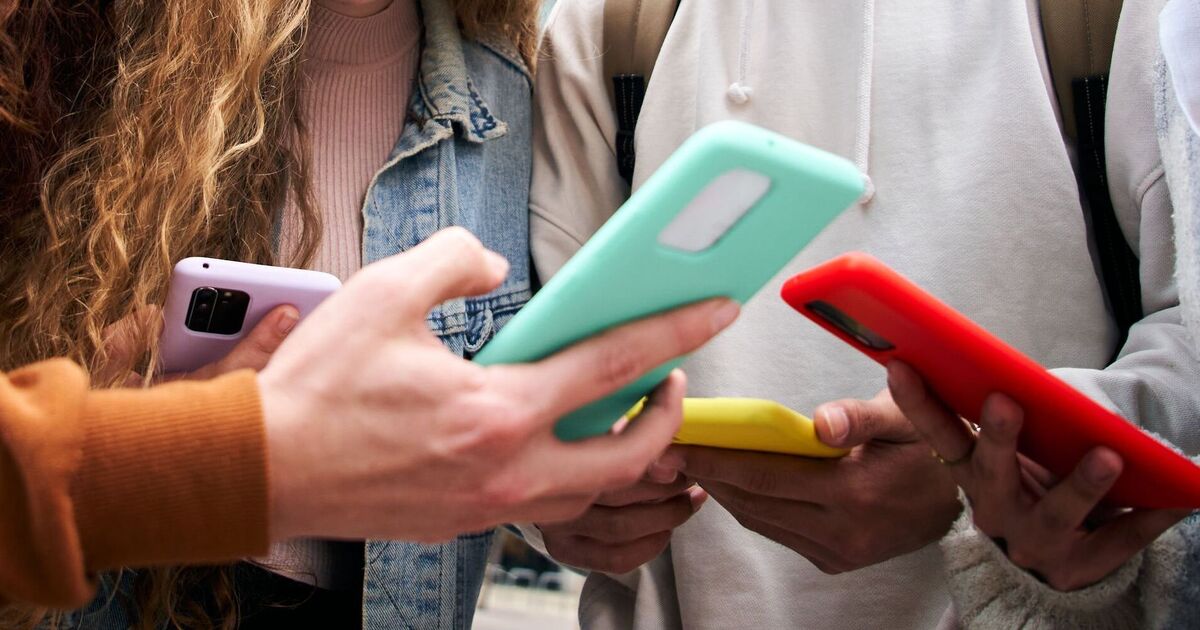Les téléphones portables seront interdits dans les écoles d'Angleterre