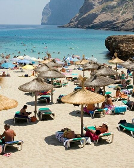 Les touristes britanniques ont émis un avertissement de vacances en Espagne contre le nouveau projet d'interdiction de certains vols