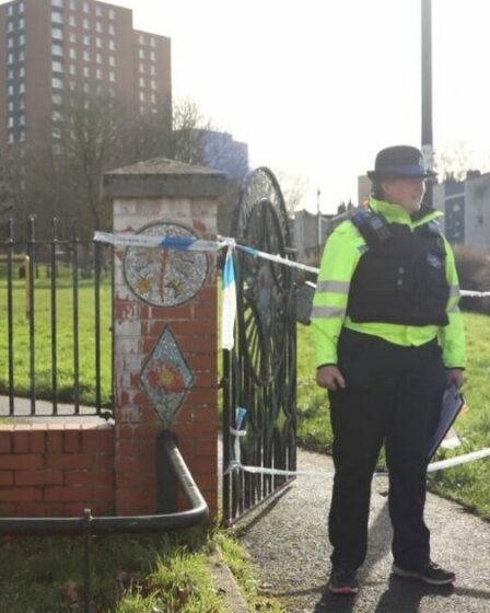 Poignardage à Bristol : un écolier poignardé à mort lors d'une attaque dans un parc d'horreur par des « hommes armés à vélo »