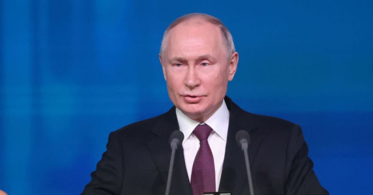 Vladimir Poutine « se compare à Hitler » dans un discours dérangé comparant la Pologne à l'Ukraine