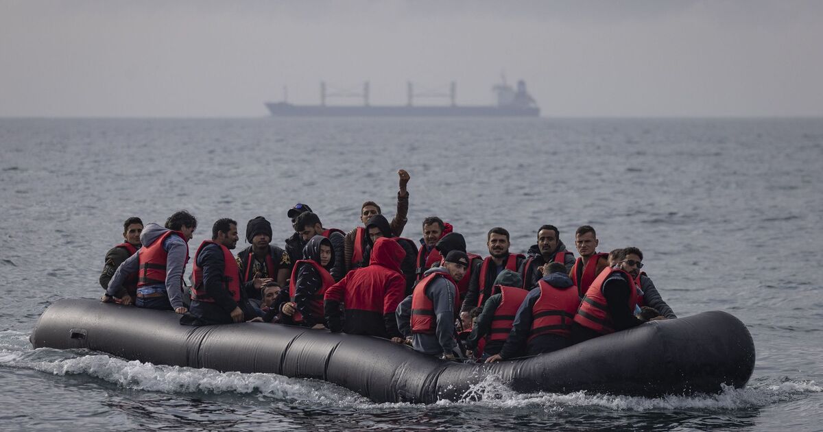 Priti Patel dit à la France de « faire plus » pour arrêter les petits bateaux dans la crise des migrants dans la Manche