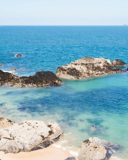 Belle petite plage de Cornouailles nommée l'une des meilleures au monde