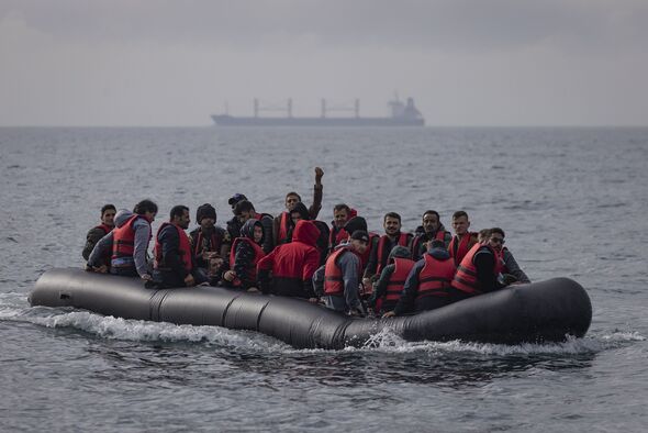 Les migrants continuent de traverser la Manche depuis la France