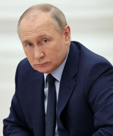 Vladimir Poutine est sous le choc alors qu'un stratège de haut niveau prévient que la Russie n'est pas prête à une attaque surprise de l'OTAN