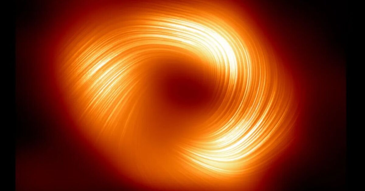 Image étrange d'un trou noir supermassif qui ressemble effrayant au méchant du Seigneur des Anneaux