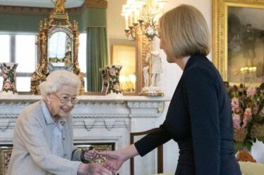Les deux simples conseils de la reine Elizabeth que Liz Truss a « complètement ignorés »