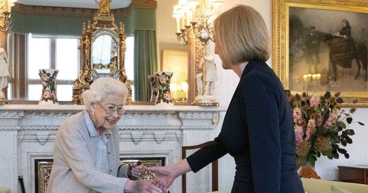 Les deux simples conseils de la reine Elizabeth que Liz Truss a « complètement ignorés »