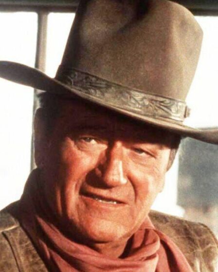 L'incroyable gentillesse de John Wayne à 3 heures du matin après avoir assisté à la première de Chisum