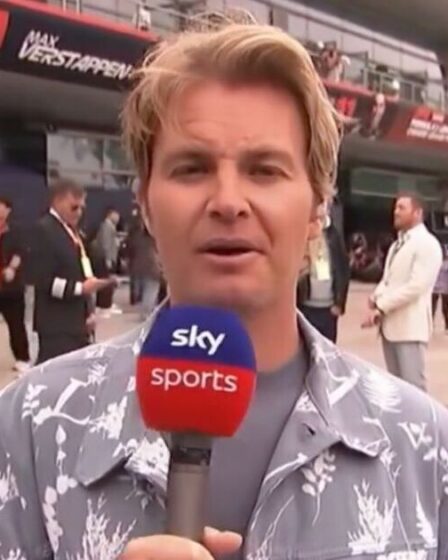 Nico Rosberg au visage rouge alors que l'expert de Sky Sports l'a surpris à la télévision en direct : "Pouvons-nous interrompre ?"