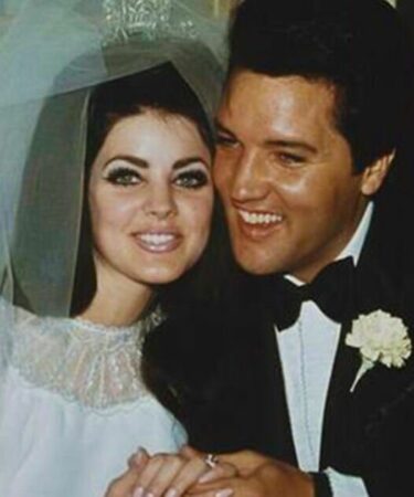 Le chagrin de mariage d'Elvis derrière les sourires – Ses cinq terribles mots secrets alors qu'il pleurait