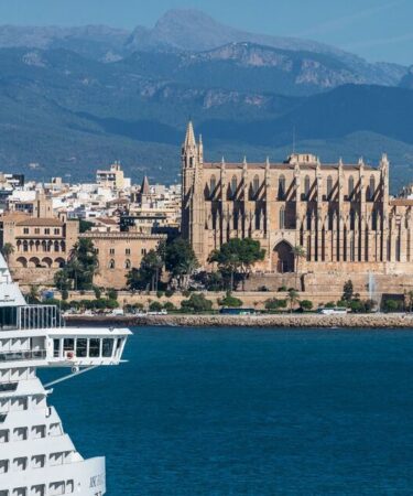 Avertissement des navires de croisière alors que Majorque annonce une nouvelle répression touristique contre une belle ville