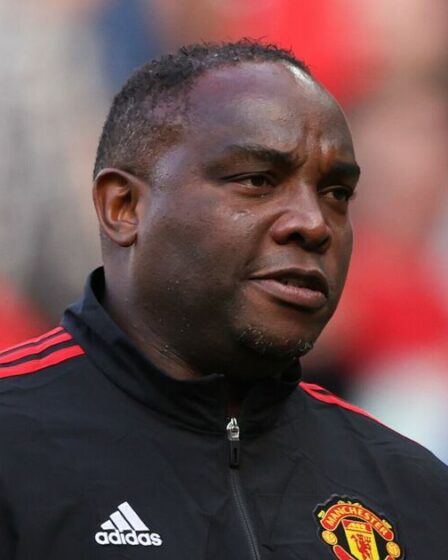 Benni McCarthy reçoit un hommage alors que la star de Man Utd se prépare pour une sortie émotionnelle