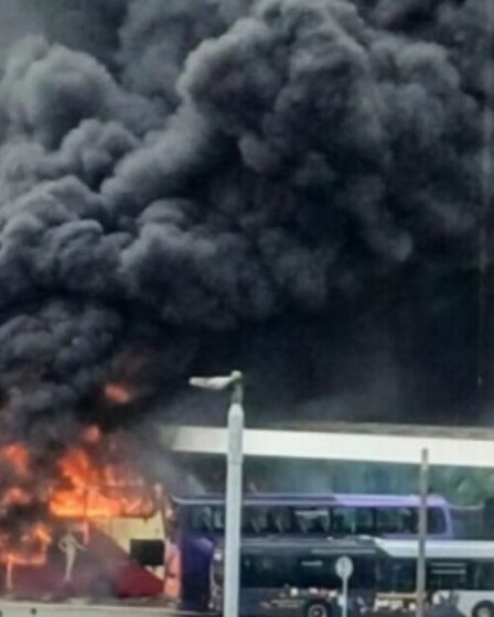 Incendie de Blackburn EN DIRECT : l'incendie ravage la gare routière avec de la fumée visible à des kilomètres