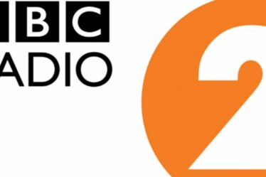 La star de la BBC a été remplacée à la dernière minute sur Radio 2 alors que des problèmes de santé la forcent à quitter les ondes