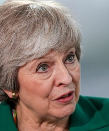 Le Brexiteer éclate alors que Theresa May accuse Boris Johnson et Liz Truss des malheurs des conservateurs