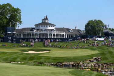 Le championnat de la PGA retardé alors qu'un homme est tué par une navette près de Valhalla