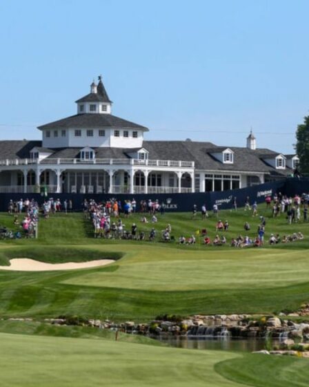 Le championnat de la PGA retardé alors qu'un homme est tué par une navette près de Valhalla