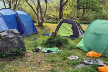 Le chaos des excréments dans un site de beauté britannique utilisé comme « camping gratuit » avec des dizaines de camping-cars et de tentes