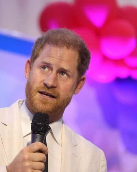 Le prince Harry a un « regard permanent d'amertume » alors qu'il attend les excuses de la famille royale