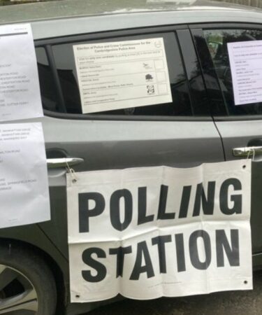 Les élections locales sont désastreuses : les électeurs sont contraints de voter hors du coffre de leur voiture après le lock-out du personnel