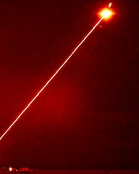 Les navires de la Royal Navy seront équipés de pistolets laser cinq ans plus tôt que prévu