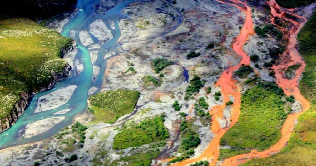 Les scientifiques sont « surpris » alors que la belle rivière devient orange vif