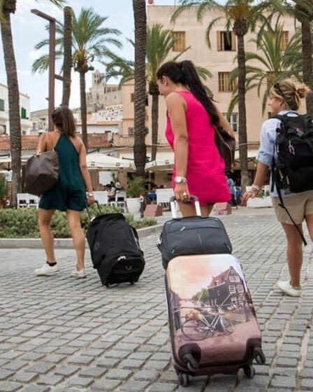 Les touristes britanniques avertissent que l'île européenne "n'a plus assez d'habitants pour gérer les choses"