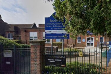 Luton « poignarde » EN DIRECT : l'école est verrouillée alors qu'une femme est grièvement blessée