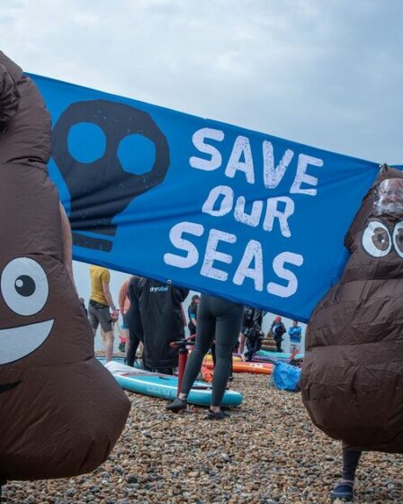 Sir Chris Whitty prévient que les excréments dans les cours d'eau doivent être une « priorité de santé publique »