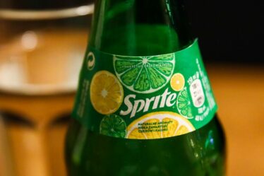 Un homme se fait tatouer "Sprite" – mais les gens remarquent un problème hilarant