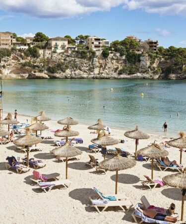 Une plage de Majorque met en garde contre la répression de la « surveillance » visant à arrêter trop de touristes britanniques