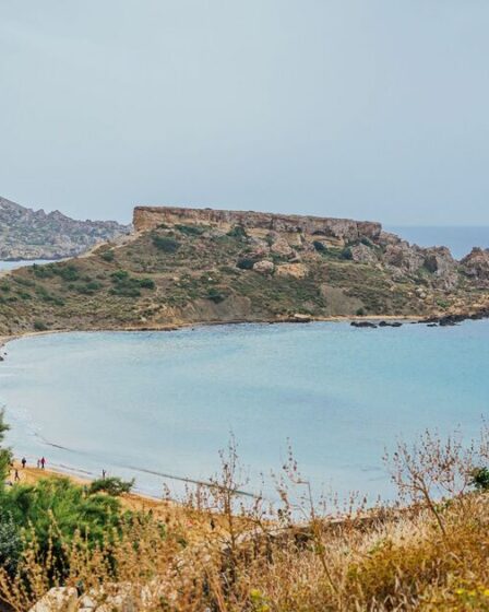 Les 10 plus belles plages d'Europe nommées - la première comprend des falaises spectaculaires et des ruines romaines